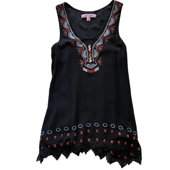 Honey Belle Tops - Embroidered Sleeveless lined Tunic Top Black Size Small
